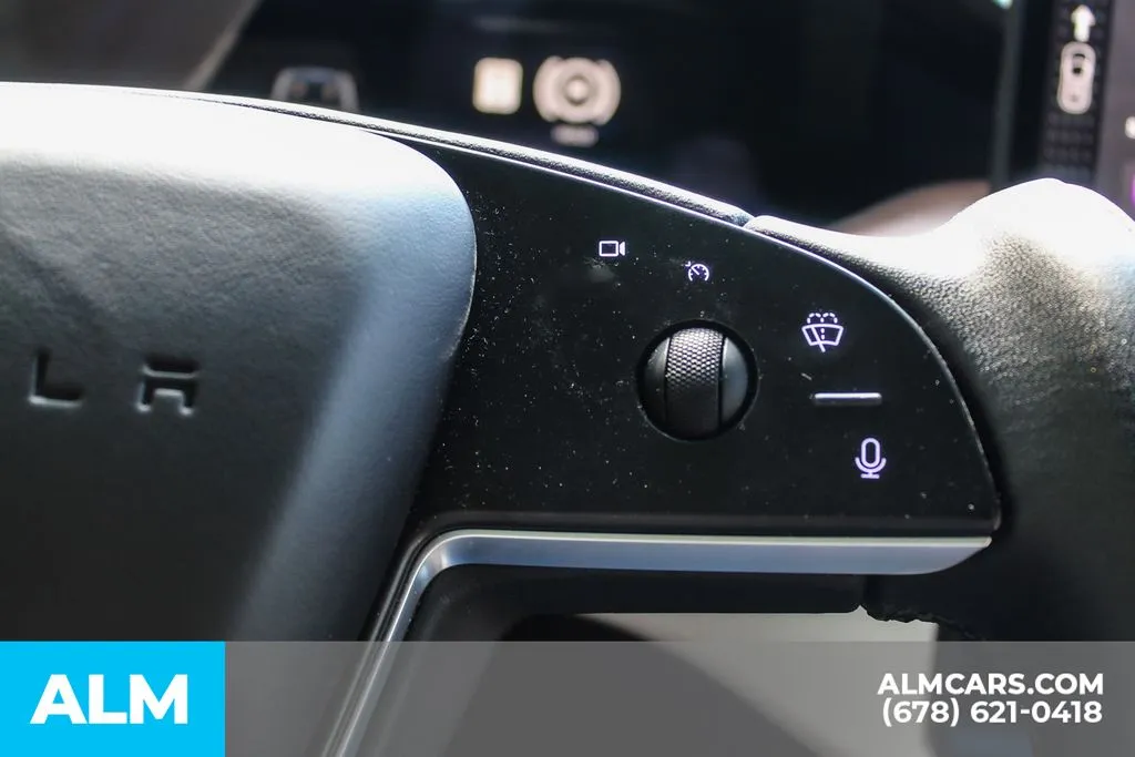 Tesla Model X photo 27