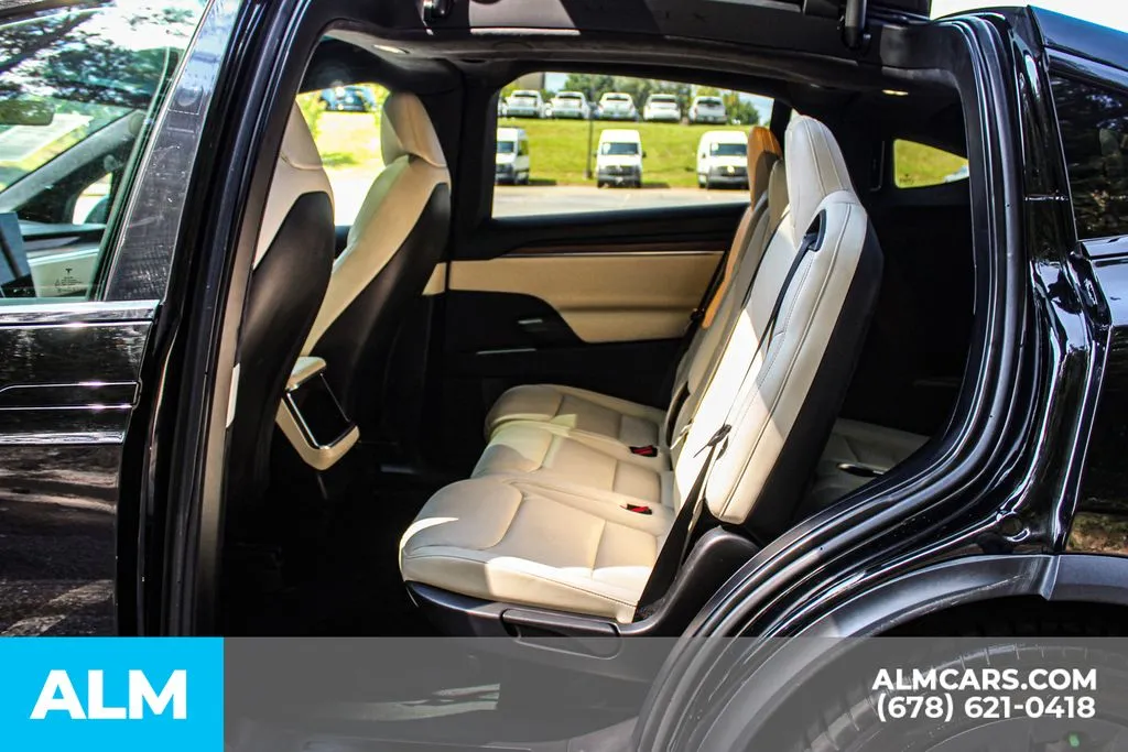 Tesla Model X photo 16