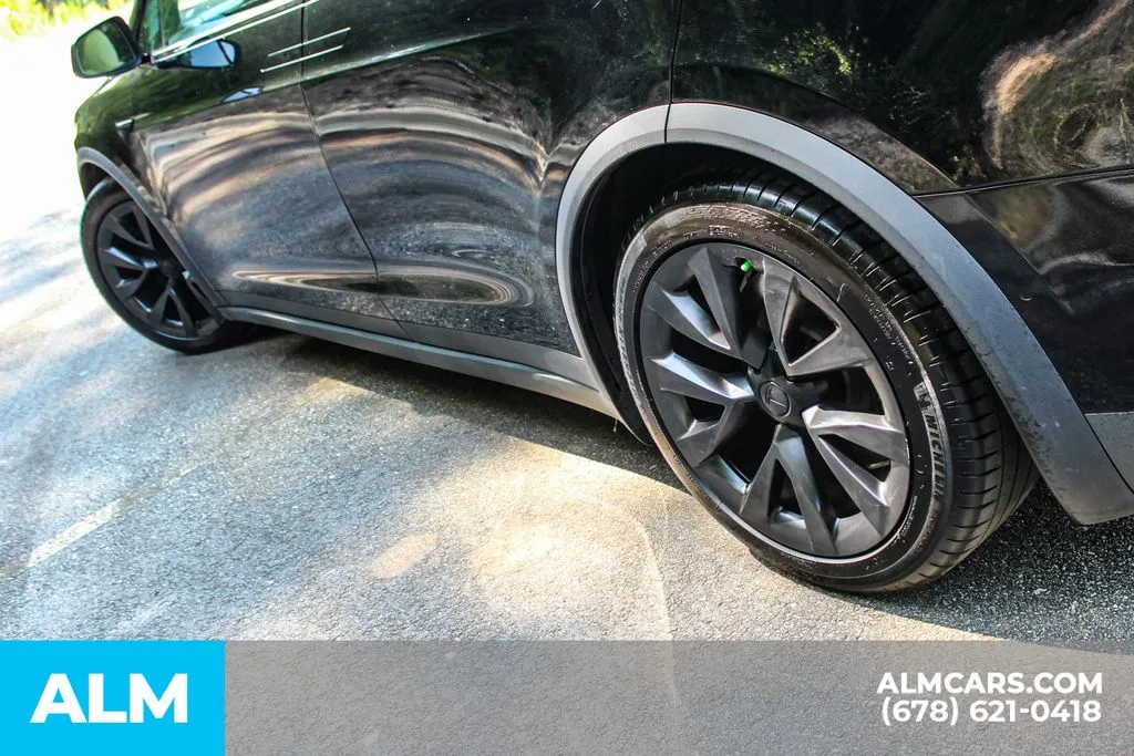 Tesla Model X photo 14
