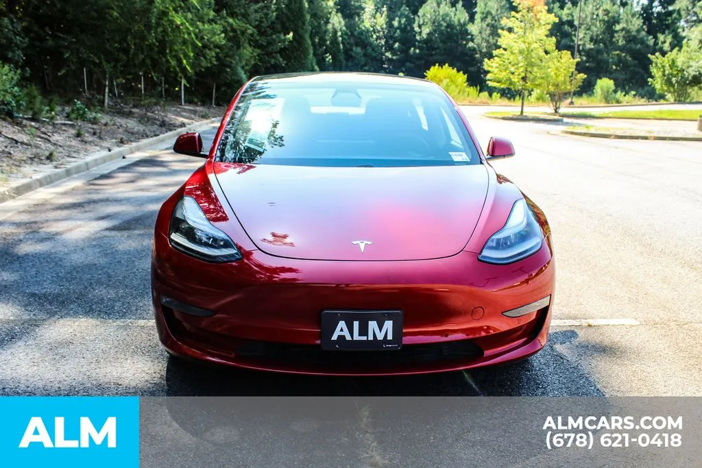 Tesla Model 3 photo 8