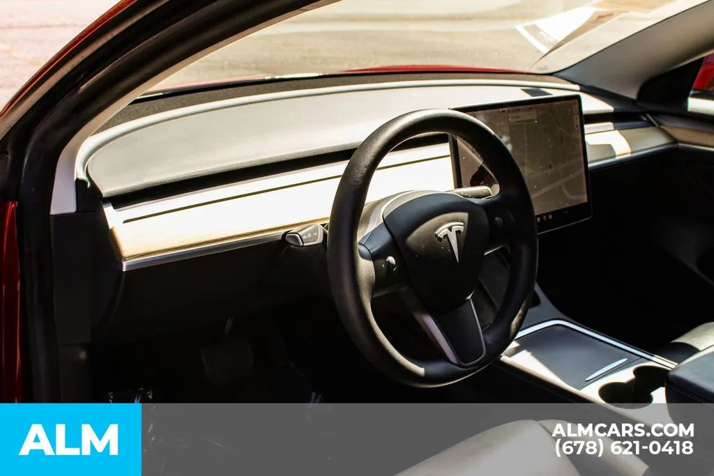 Tesla Model 3 photo 27