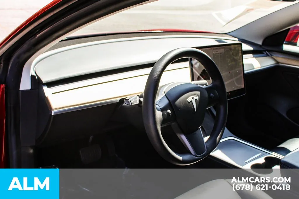 Tesla Model 3 photo 18