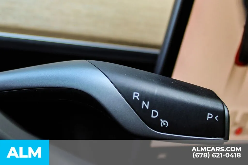 Tesla Model 3 photo 26