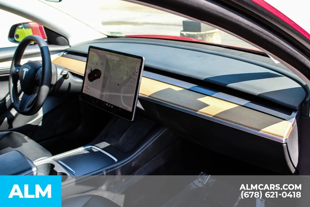 Tesla Model 3 photo 20