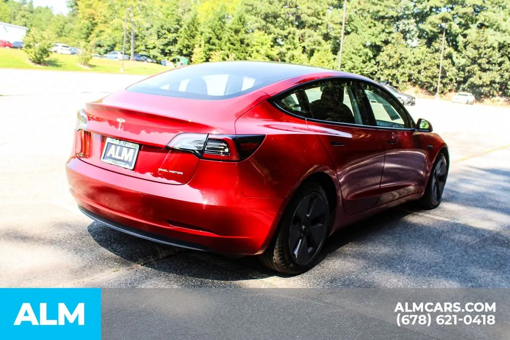 Tesla Model 3 photo 5