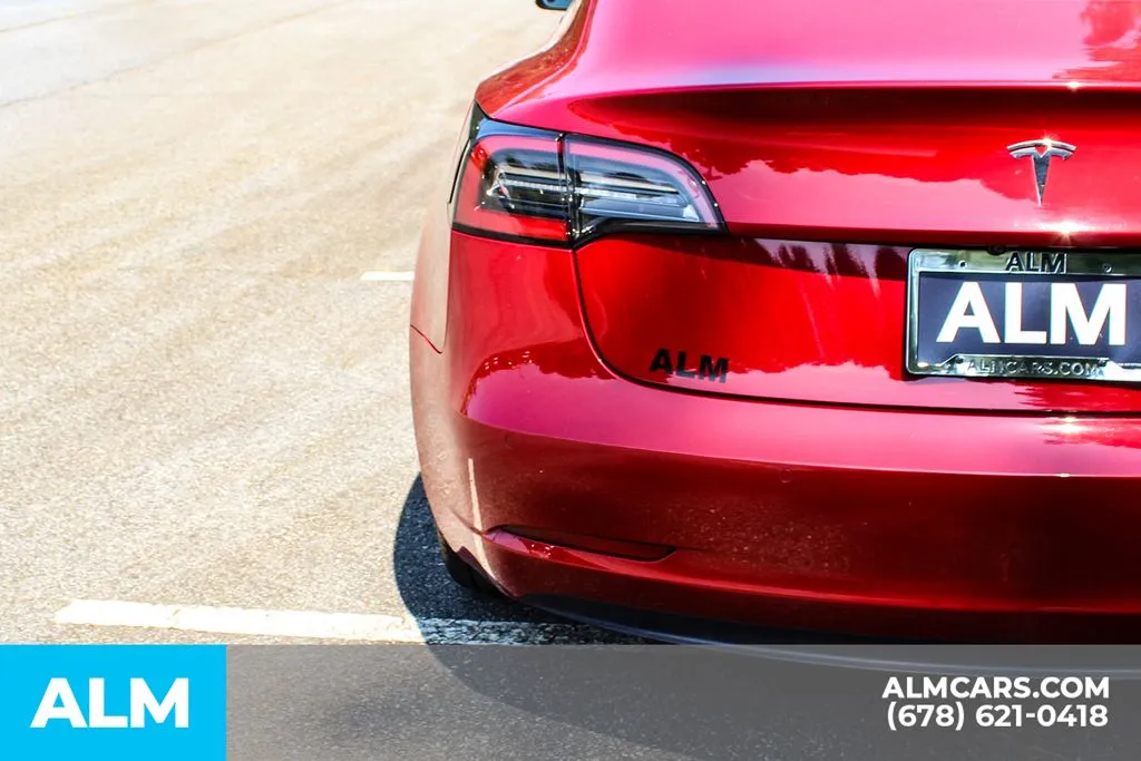 Tesla Model 3 photo 10