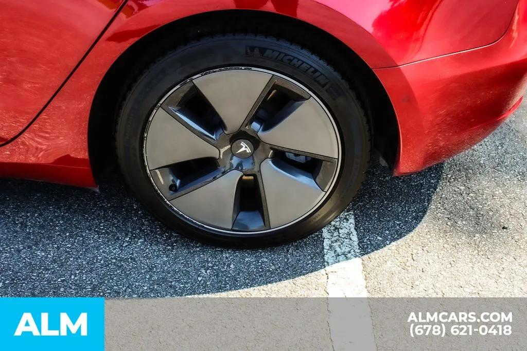 Tesla Model 3 photo 12