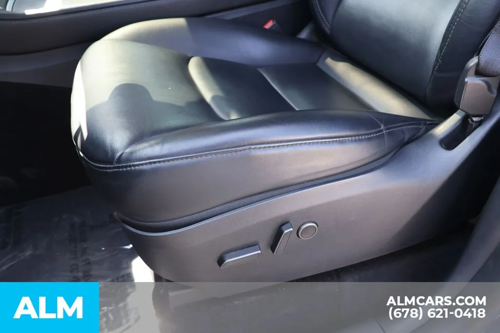 Tesla Model Y photo 11