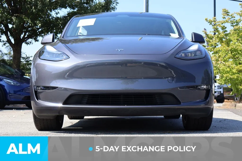 Tesla Model Y photo 3