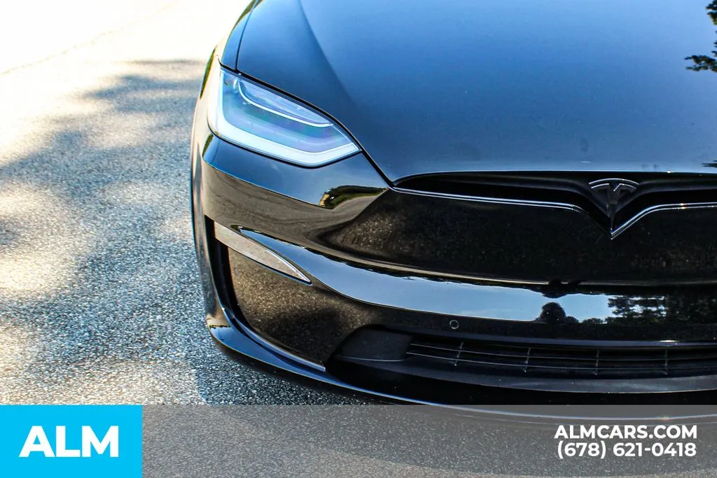 Tesla Model X photo 11