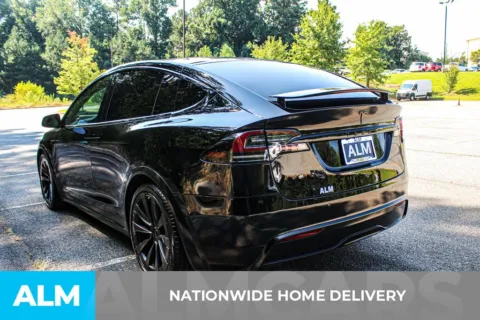 More photos of 2022 Tesla Model X at ALM Gwinnett, GA