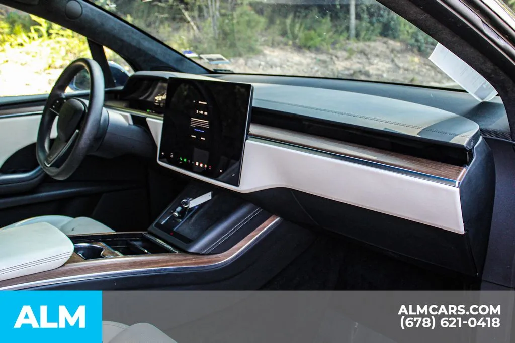 Tesla Model X photo 21