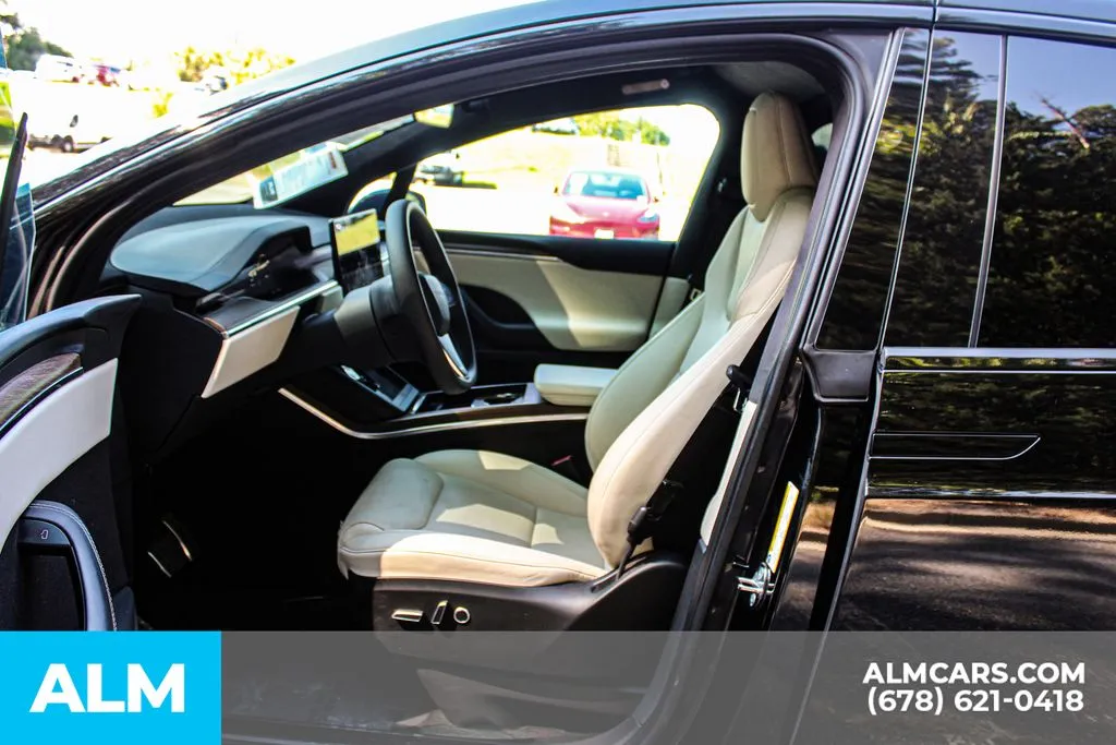 Tesla Model X photo 16