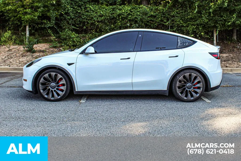 Tesla Model Y photo 6