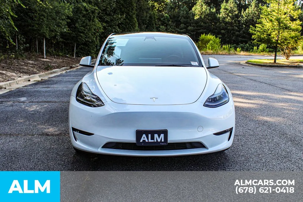 Tesla Model Y photo 9