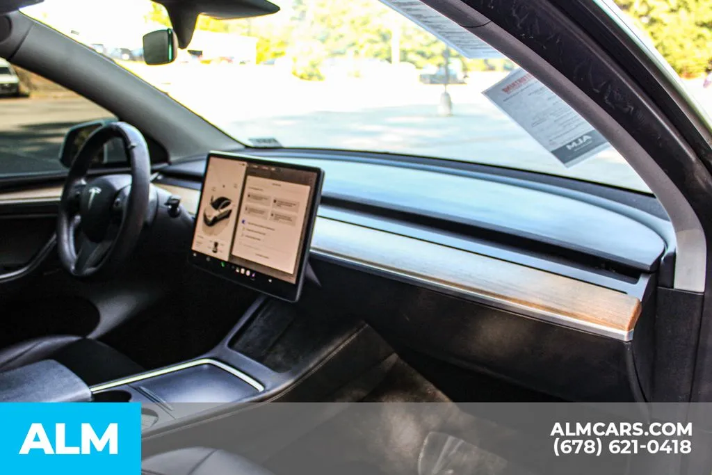 Tesla Model Y photo 22
