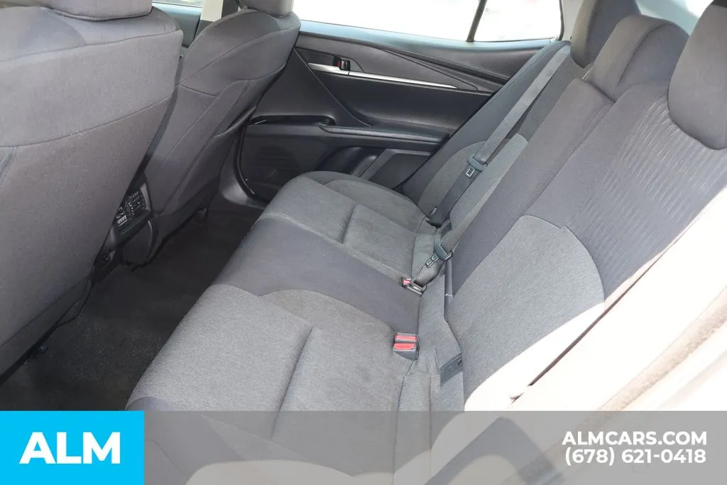 Toyota Camry photo 16