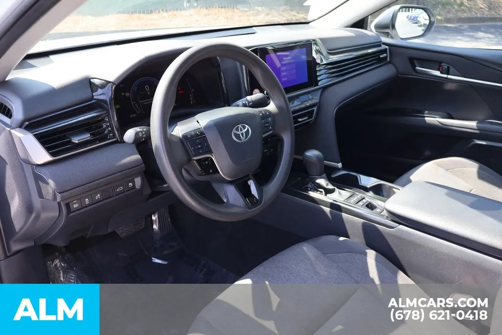 Toyota Camry photo 9