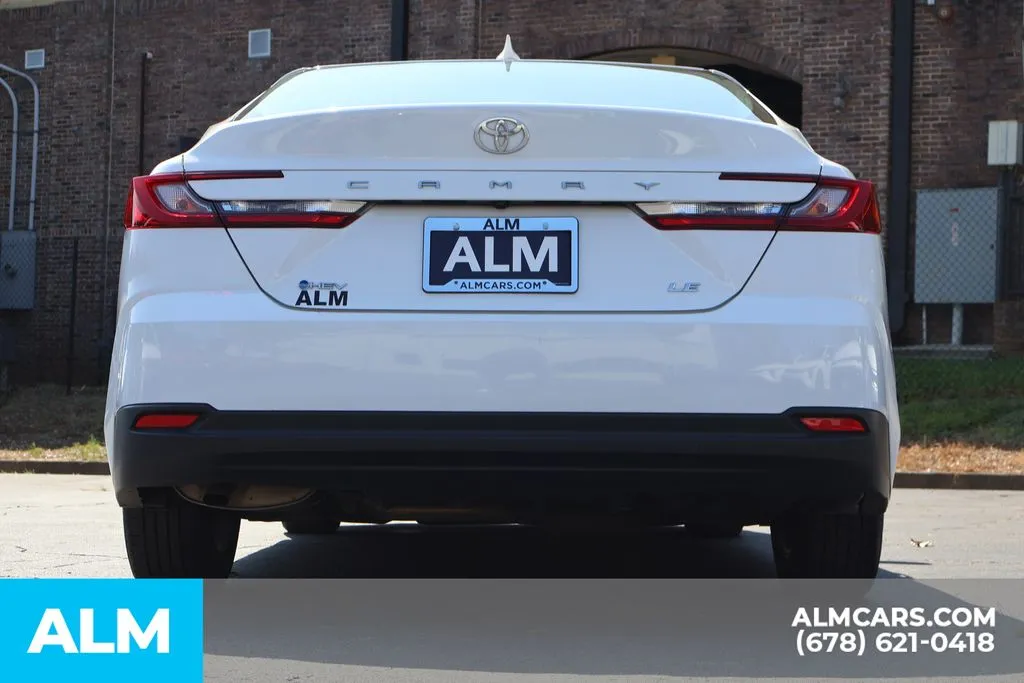 Toyota Camry photo 6