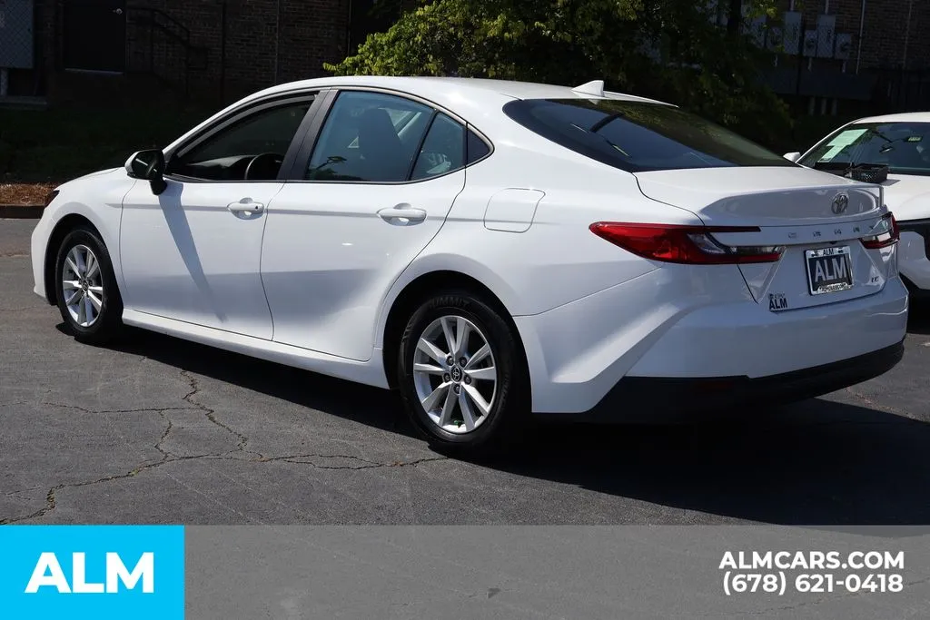 Toyota Camry photo 8