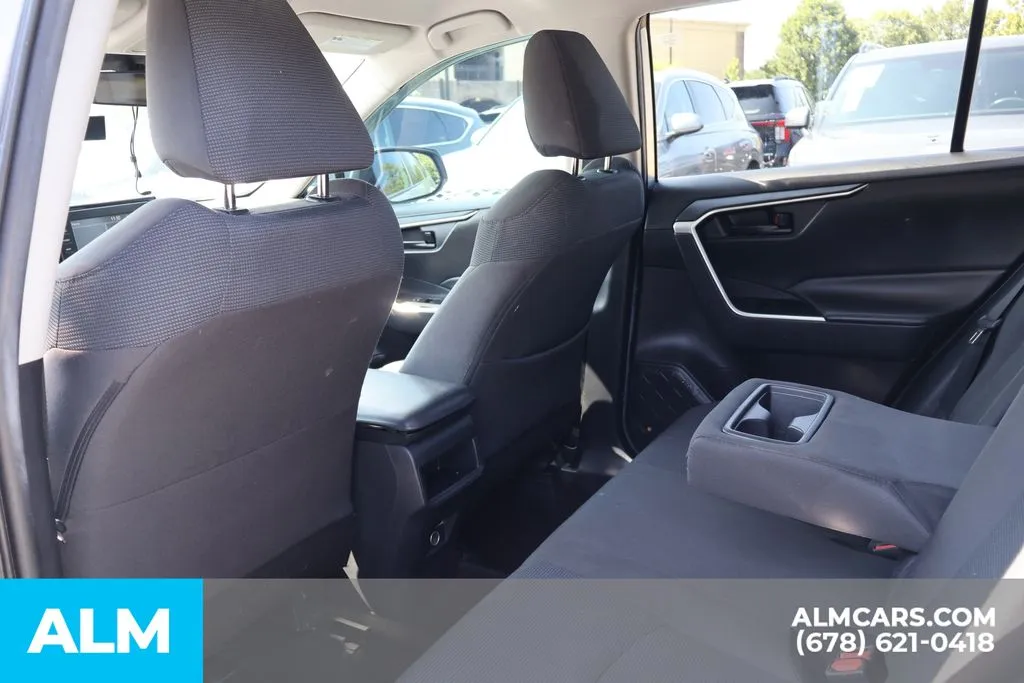 Toyota RAV4 photo 15
