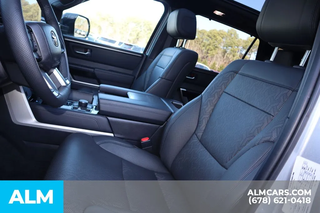 Toyota Sequoia photo 14
