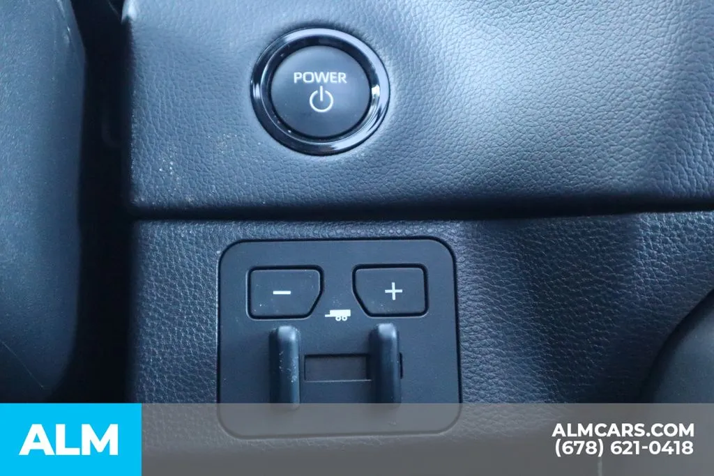 Toyota Sequoia photo 38