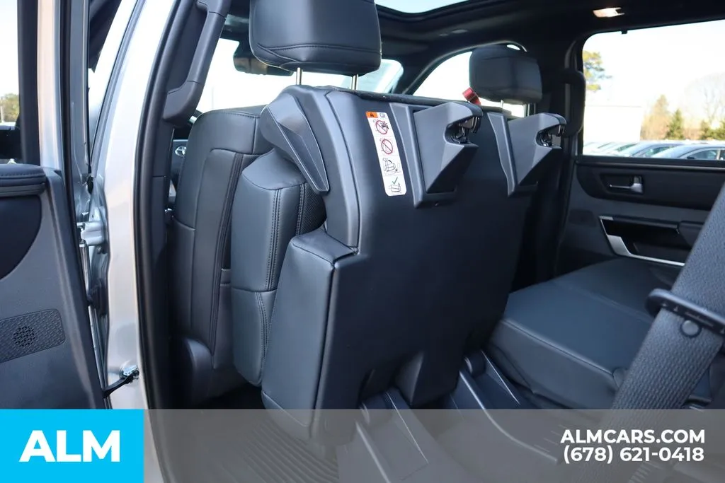 Toyota Sequoia photo 23
