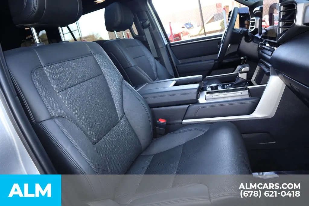 Toyota Sequoia photo 30