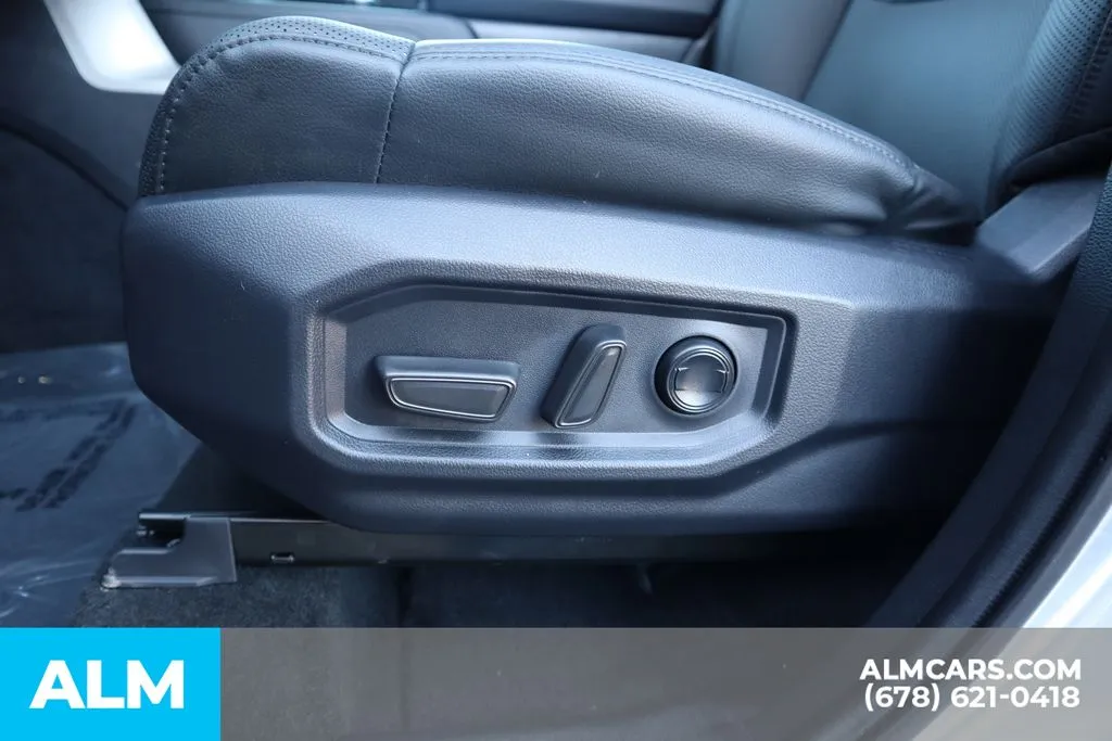 Toyota Sequoia photo 12