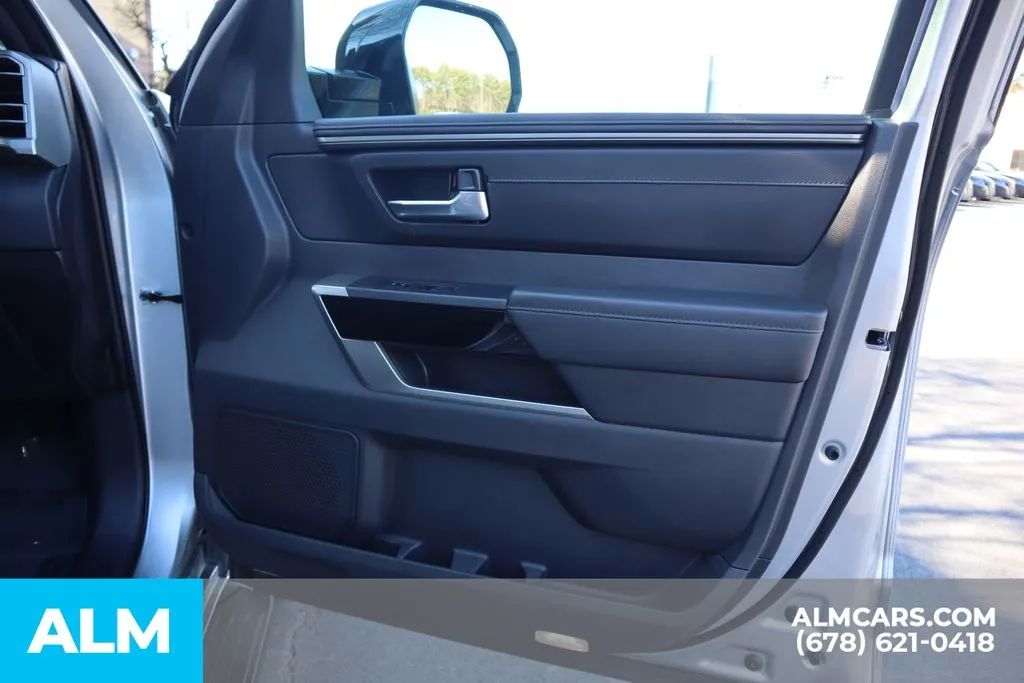 Toyota Sequoia photo 31