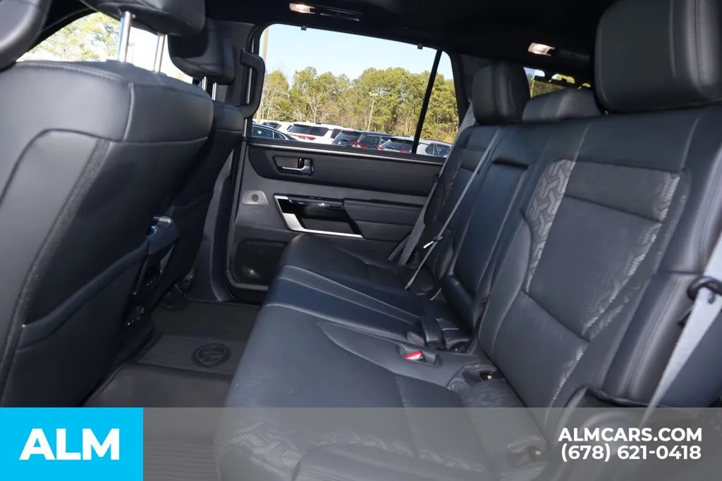 Toyota Sequoia photo 18