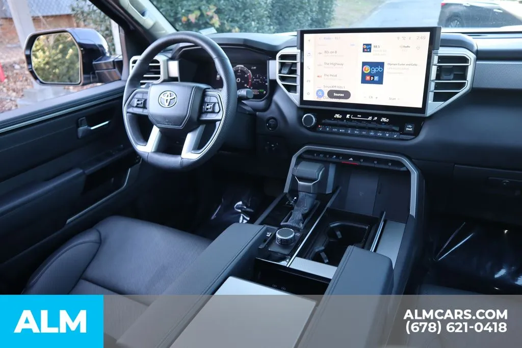 Toyota Sequoia photo 29