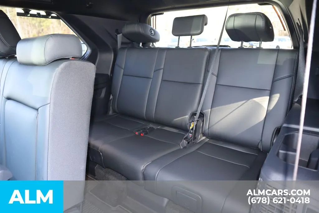 Toyota Sequoia photo 21