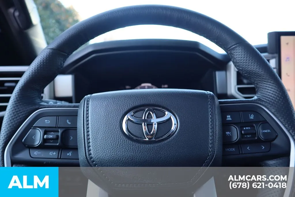 Toyota Sequoia photo 32