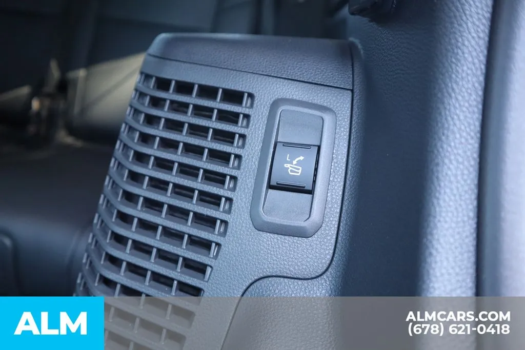 Toyota Sequoia photo 22