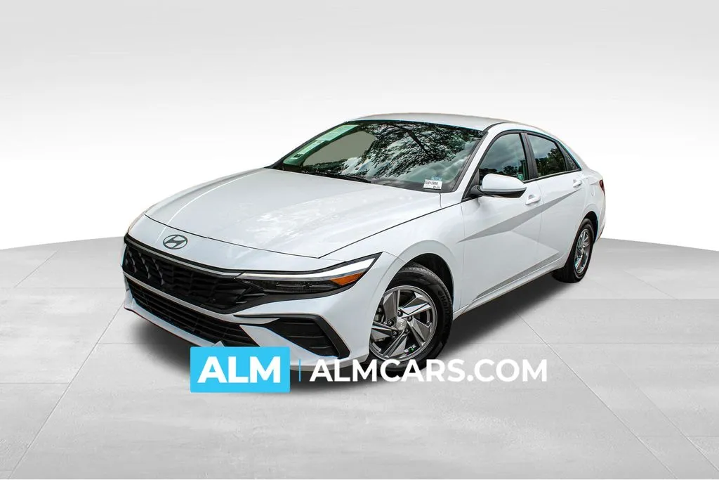 White 2025 Hyundai Elantra SE for sale in Duluth, GA