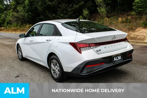 More photos of 2025 Hyundai Elantra SE at ALM Gwinnett, GA