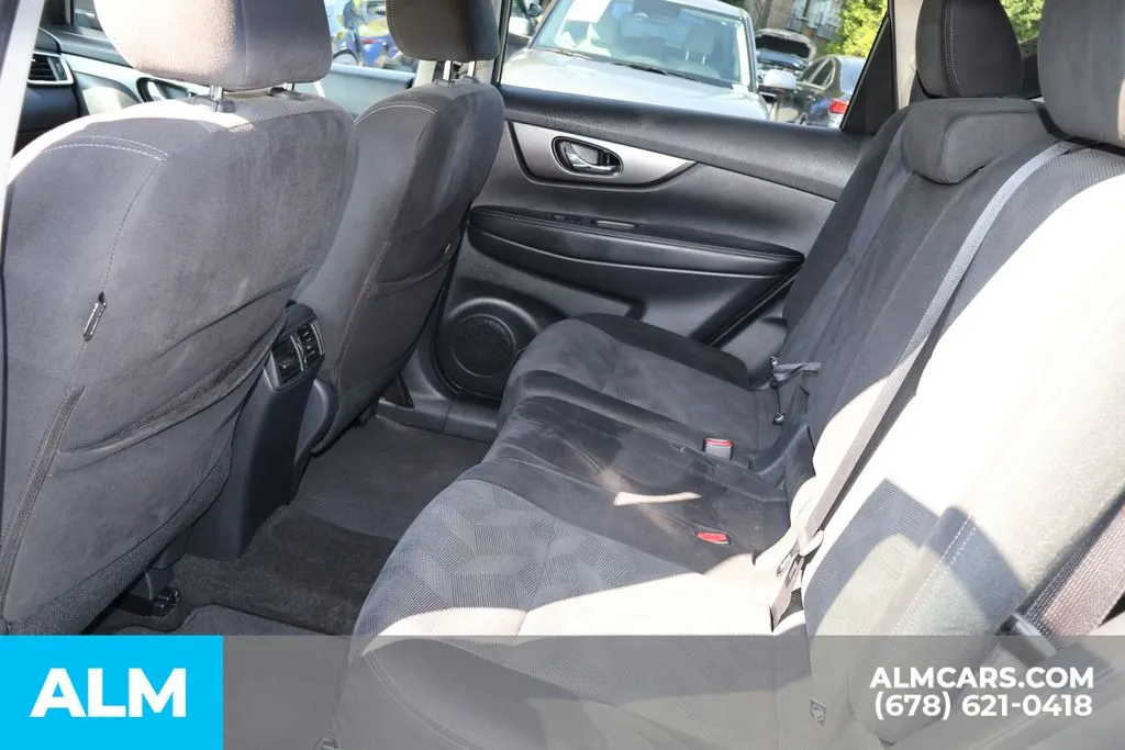 Nissan Rogue photo 16