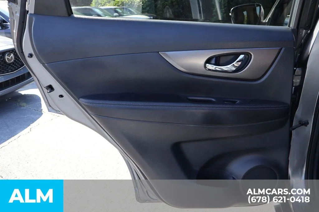 Nissan Rogue photo 18