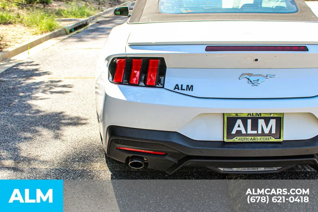 Ford Mustang photo 11