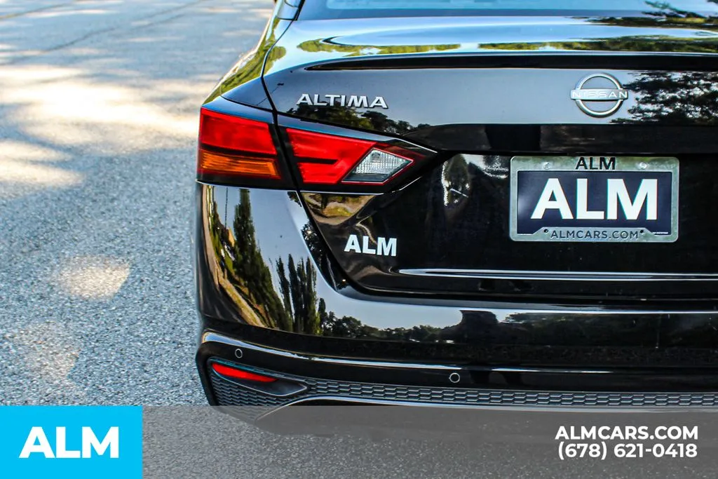 Nissan Altima photo 11