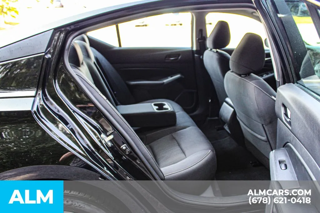 Nissan Altima photo 17