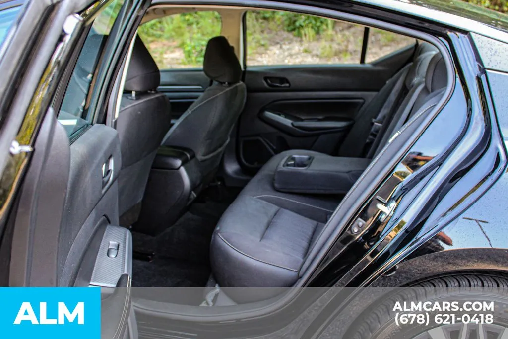 Nissan Altima photo 16