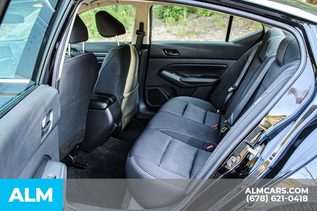 Nissan Altima photo 16