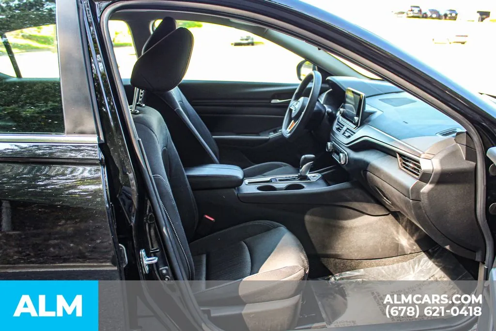 Nissan Altima photo 18