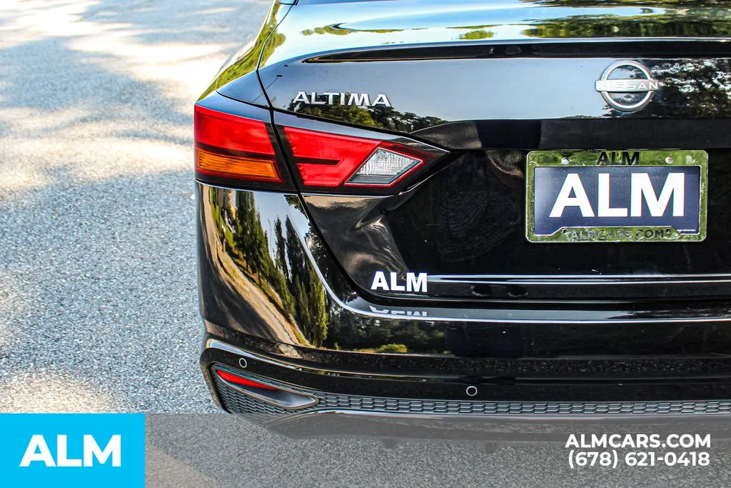 Nissan Altima photo 11