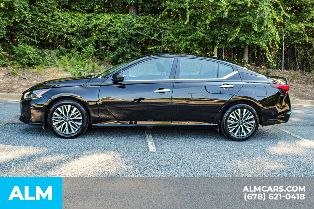 Nissan Altima photo 6