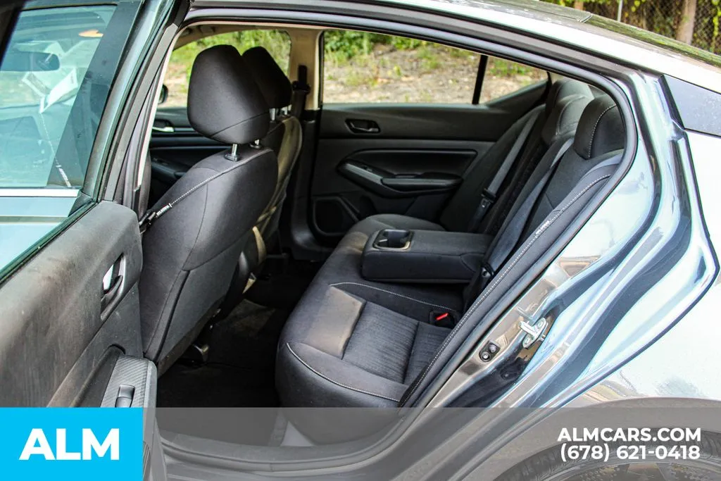 Nissan Altima photo 16