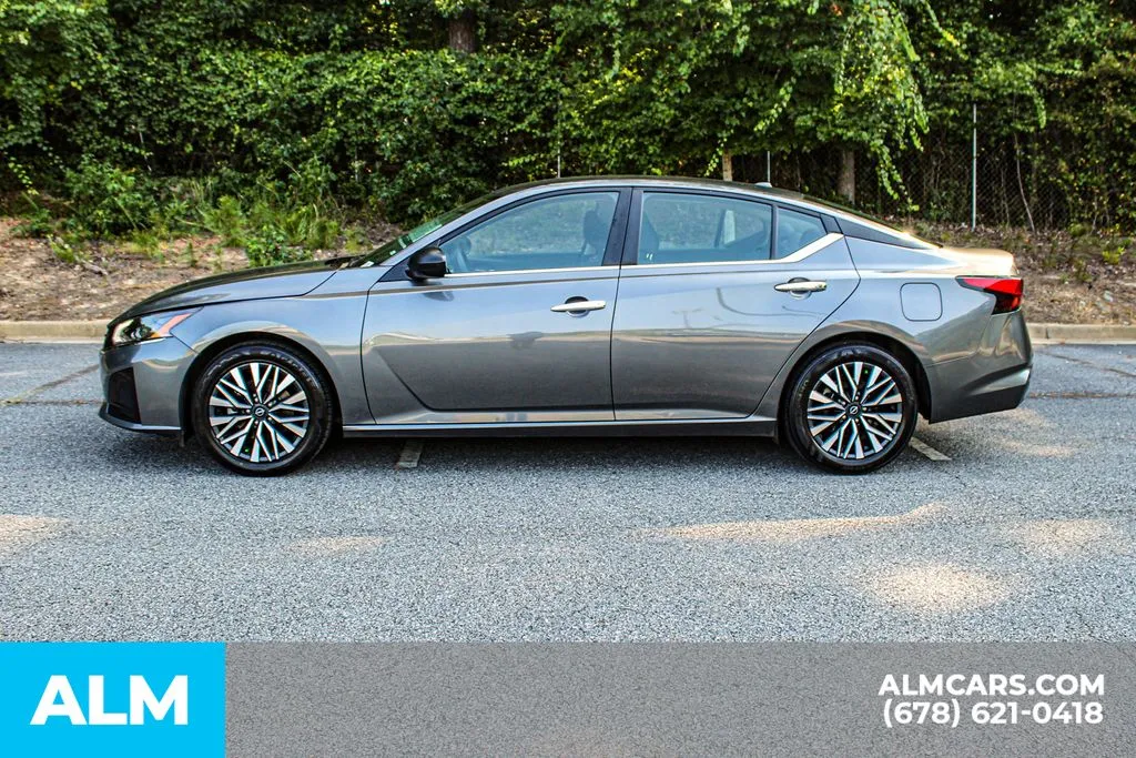 Nissan Altima photo 6
